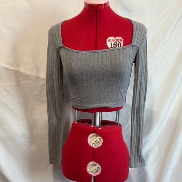 SHEIN Gray Ribbed Crop Top - Picture 1 of 6